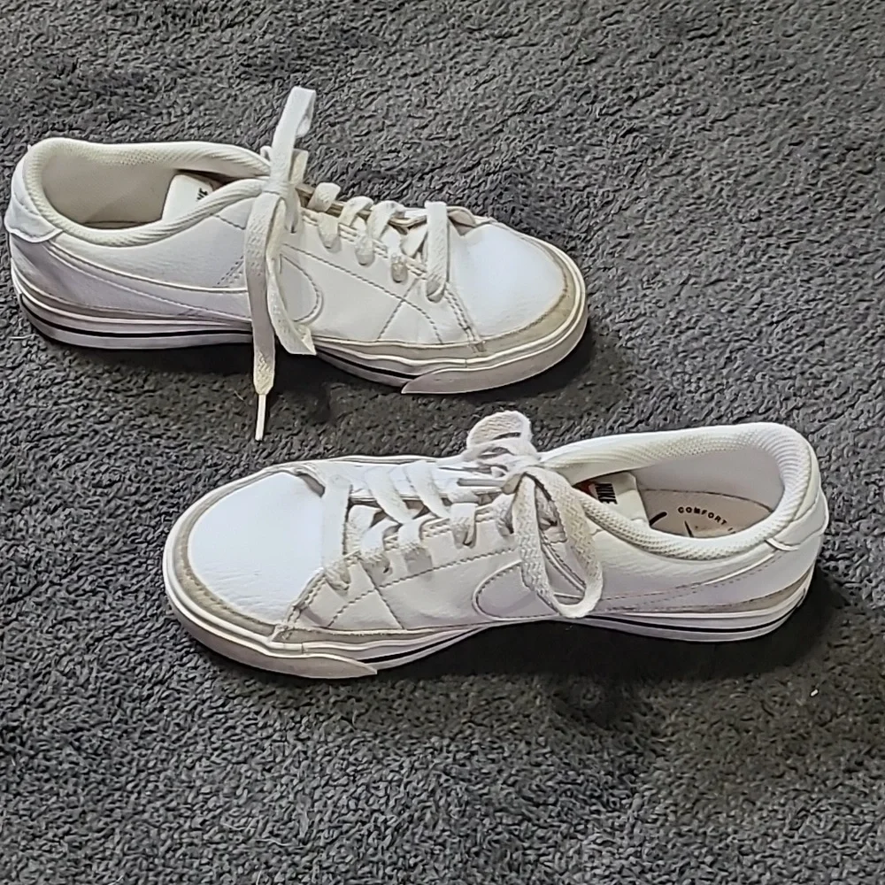 Nike court legacy